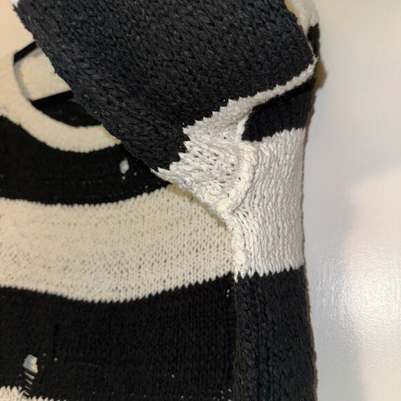 Hollister Size Small Black White Stripe Crop Sweater Intentionally Distressed - Picture 3 of 9